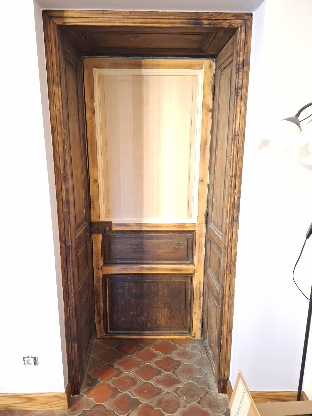 Porte ancienne restaurée